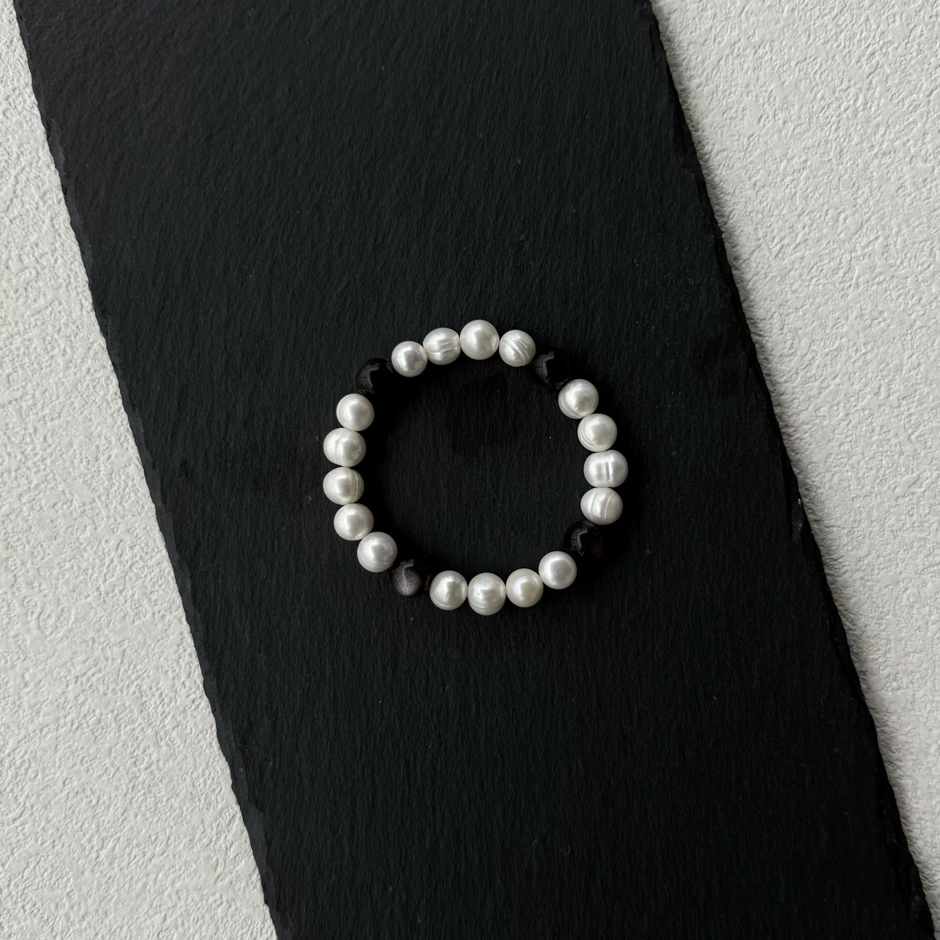 Black and white natural freshwater pearl bracelet - Lunaire Jewelry