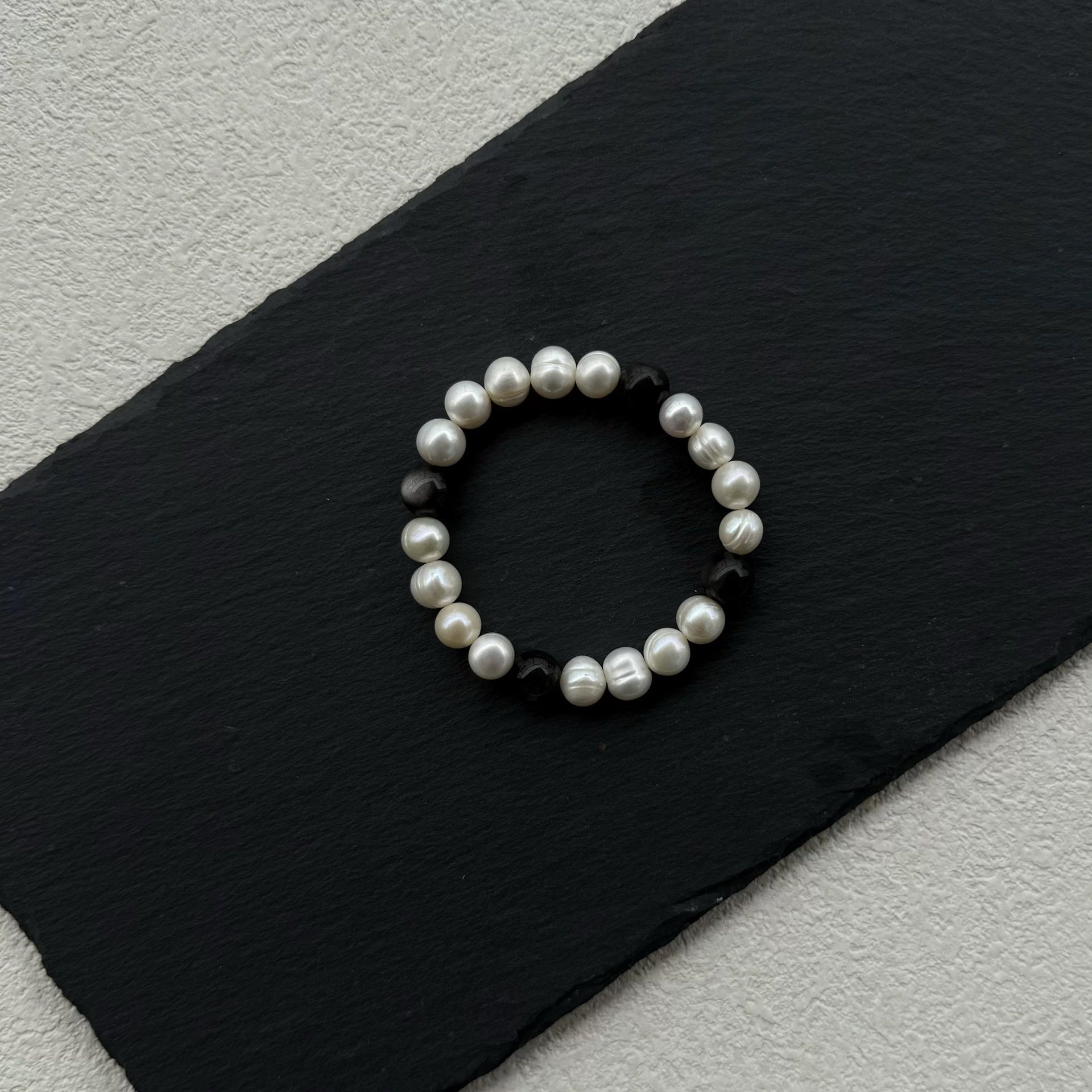 Black and white natural freshwater pearl bracelet - Lunaire Jewelry